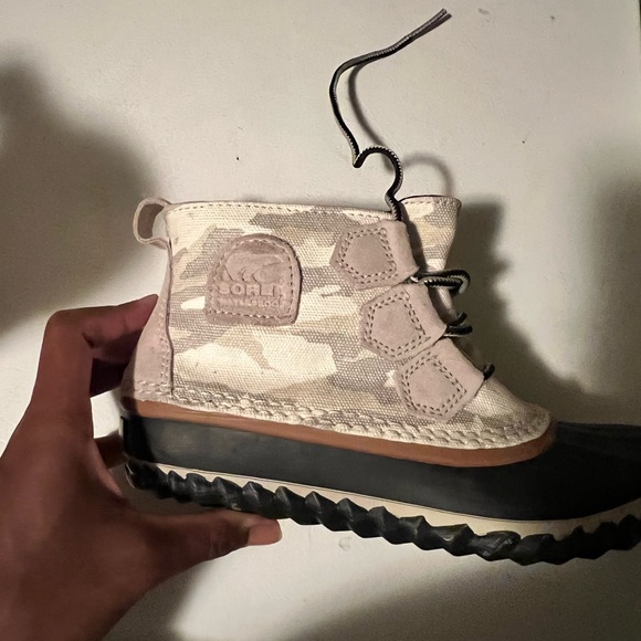 Sorrel Boots - Picture 3 of 3